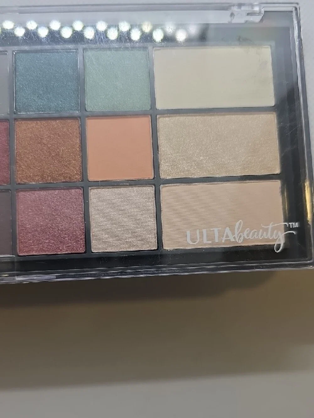 Ulta Beauty 18 Eyeshadow Palette in Blue, Green, Purple, Brown & Peach Tones NEW